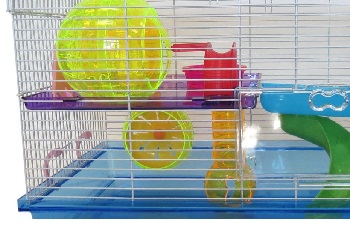 YML Plastic Hamster Enclosure