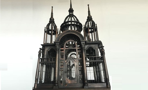 No ventilation gothic Cage